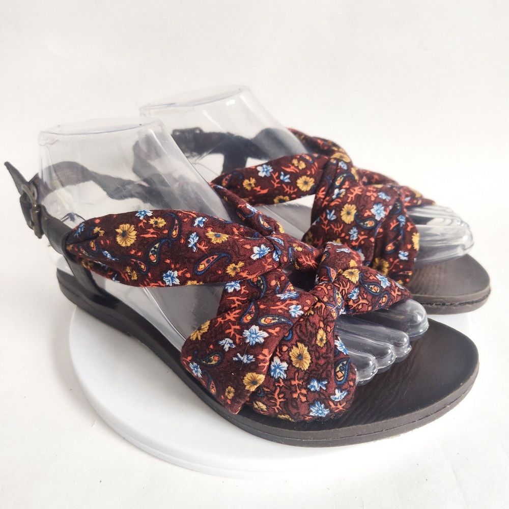 Blowfish‎ Guppy Love Boho Fabric Brown Floral Flat Strappy Lightweight Sandals 6